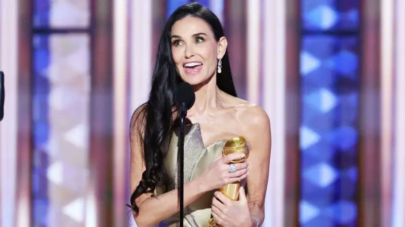 Que Demi Moore haya ganado a sus 61 años este premio es más importante de lo que parece, y os explico porque en este hilo 🧵