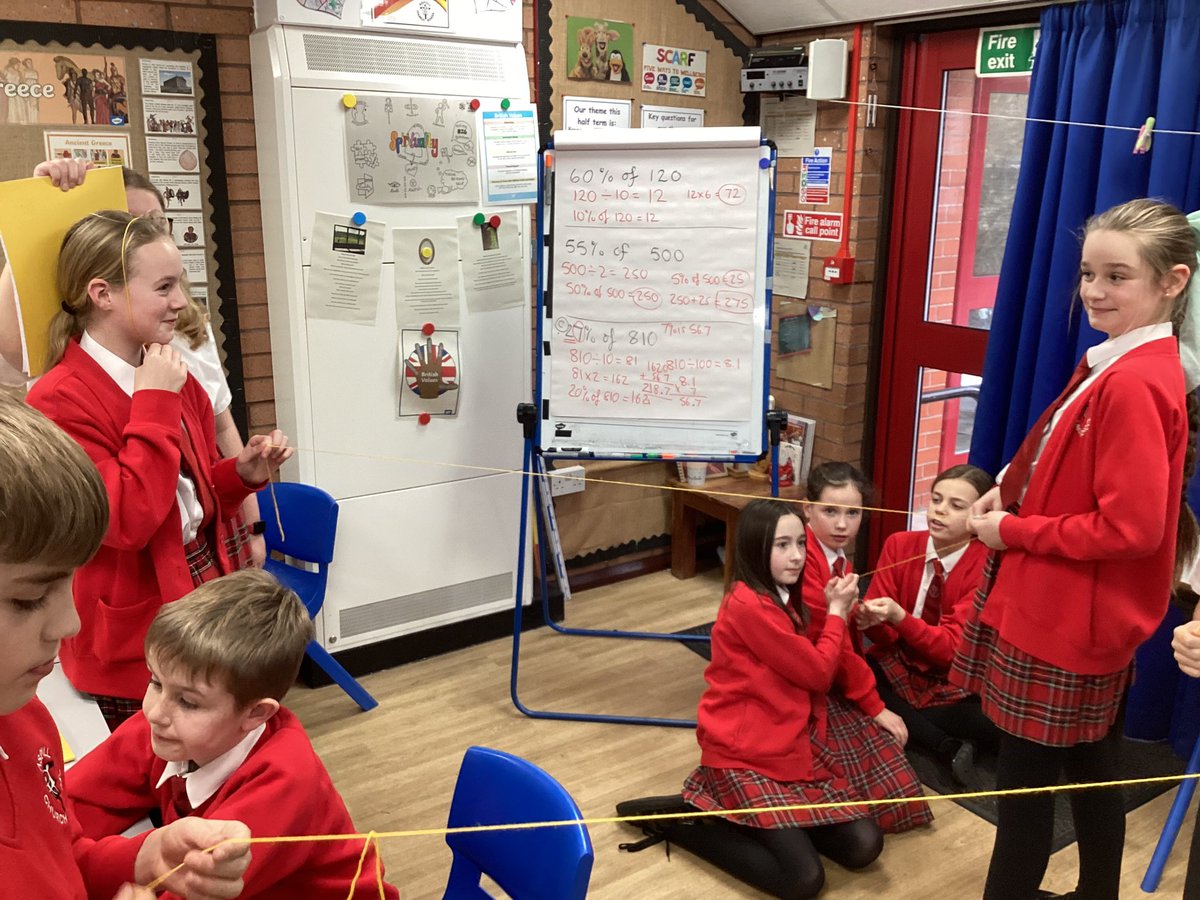 class6Aspull's tweet image. This afternoon we in science we are learning about and demonstrating how light travels in straight lines. #acpsscience