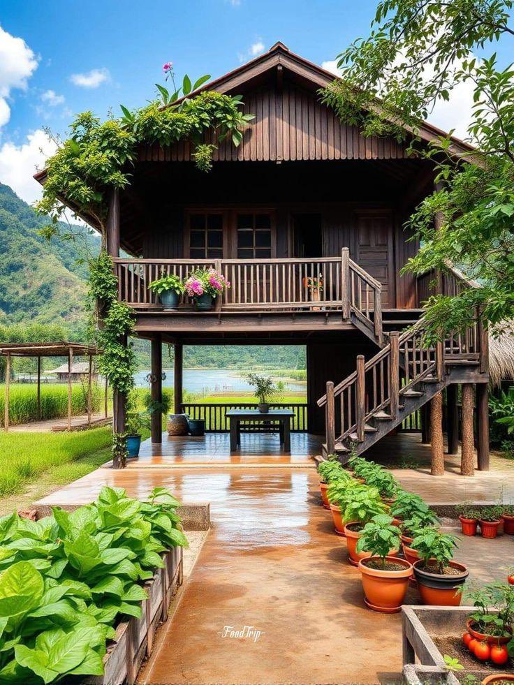 Mrcontractormy's tweet photo. Tak sabar nak dapat client buat rumah kampung version kayu macam ni. 

Saya ada banyak sgt idea &amp; bakat terpendam nak buat ni 😂

Ni contoh rumah kayu yang lawa, surprisingly tak mahal &amp; rumah akan sejuk natural punya! https://t.co/4REL2WyABV