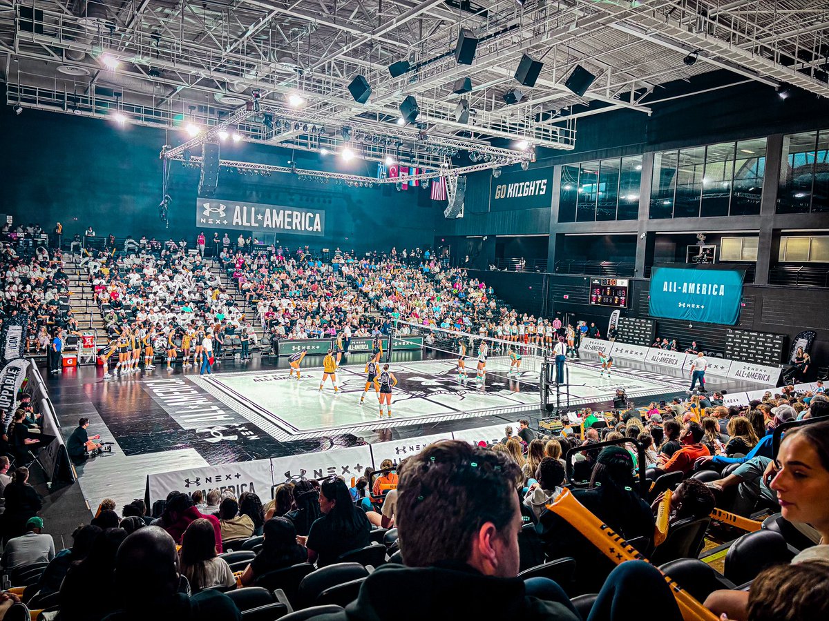 The energy is electric, the players are ready, and the crowd is alive! This is what @uanextvolleyball is all about! 🔥🙌 

Go to our website to spark a conversation with us about your court ideas 💡 💻