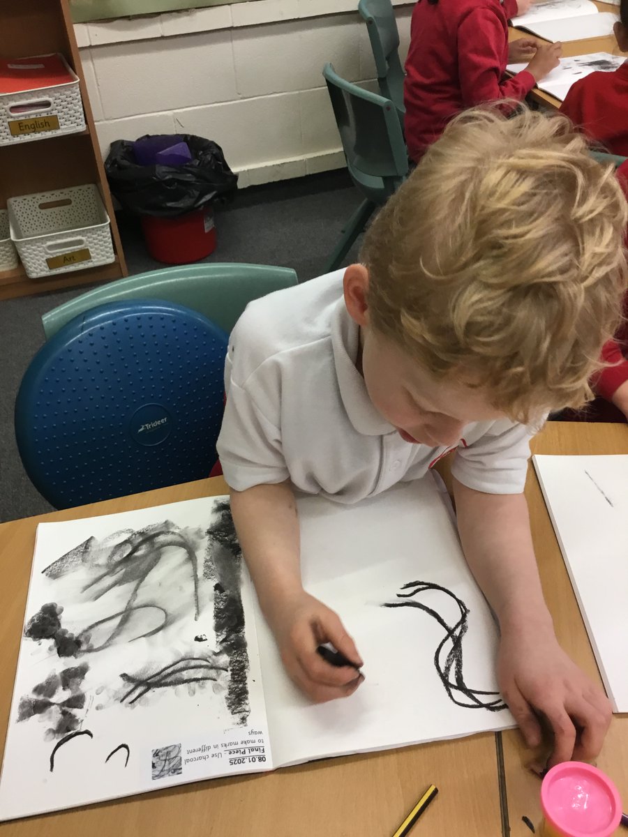 Year 2 🎨
Intent: Creativity
We have begun our new Art topic in Year 2 by experimenting with charcoals. Great skills Y2!