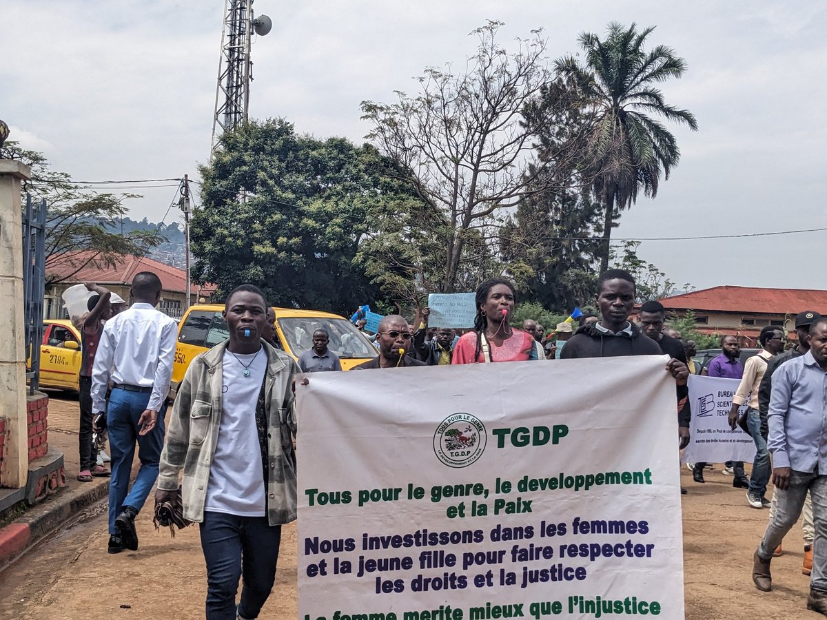 PourGenre's tweet photo. Nous avons participé à la manifestation organisée par la Société Civile du Sud-Kivu pour dire non à l'exploitation illégale des minerais par les étrangers et dont la plupart sont des sujets chinois.
Le Sud-Kivu doit bénéficier de ses ressources.
@FelixTshis13 @SudkivuGouv https://t.co/Y4Po61D8HE
