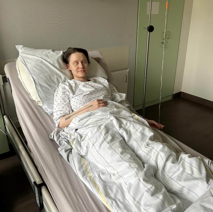tudvaseva22's tweet photo. My friend is fighting cancer and she needs help! 
Pls share!

‼️Just a little help can potentially save Sasha‼️

The immunotherapy was suppressing the disease successfully, but now she needs money to continue it. https://t.co/GAzrn83XX5