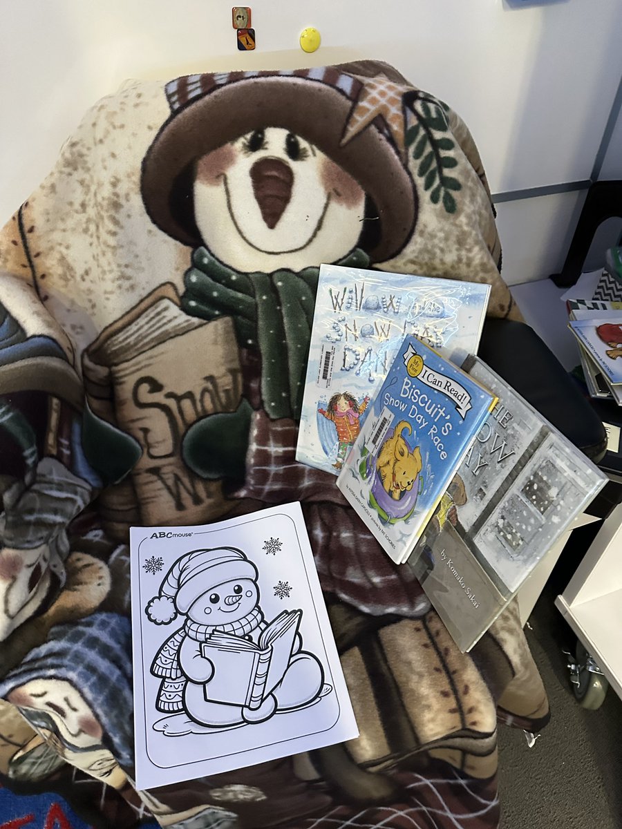 MrsSporrer's tweet image. Getting excited in the library for possible snow this week! #ExperienceSLE #gcisdlib