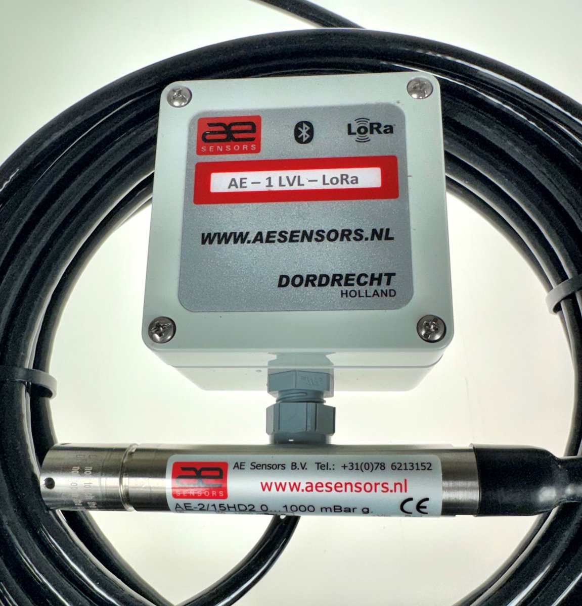 AESensors's tweet image. LoRa® NIVEAUMETING MET LOW-COST 19MM DRUKOPNEMER
Deze nieuwe sensor is ideaal voor gebruik in 1” (2,54 cm diameter) sonderingspijpen, zelfs als deze licht gebogen zijn. Andere mogelijke toepassingen zijn onder meer getijdemetingen en tankmetingen. #LoRaWAN #levelsensor #aesensors