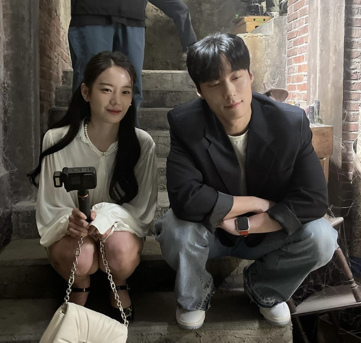 얘드라 상우유리 누가 먼저 사귀자는 말했을지 누가 손먼저 잡았을지 얘기해보자..~ 나는 무조건 유리일거 같음 쭈뼛거리는 지상우 옆에서 손 잡고 히힛 웃으면서 쳐다볼거 같음