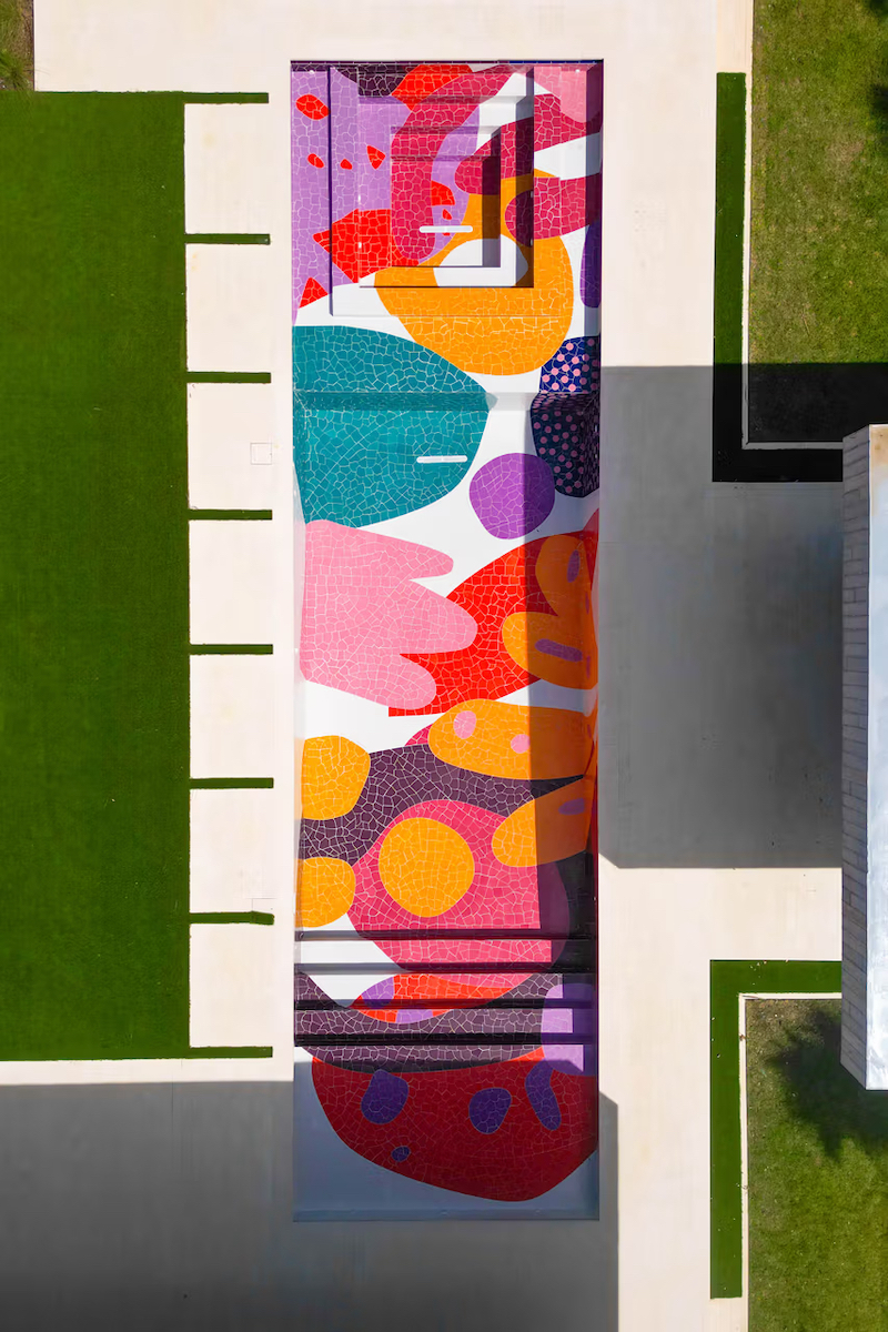 stupidDOPE's tweet image. Studio Proba, helmed by the renowned multidisciplinary designer Alex Proba, has redefined the swimming pool as more than just a space for leisure. Known for her vibrant murals, Proba has… 

The post… stupiddope.com/2025/01/studio… #ArtInstallation #UnderwaterArt #SwimmingPoolDesign