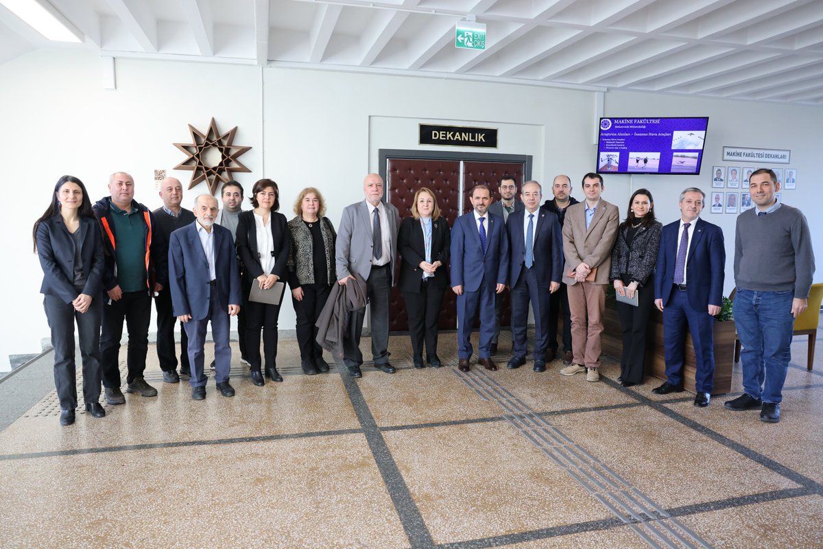 eyupdebik's tweet photo. Üniversitemizin köklü fakültelerinden biri olan YTÜ Makine Fakültesi’ni ziyaret ederek, yürütülen güncel çalışmalar ve projeler hakkında değerli bilgiler edindim.

Rektör Yardımcılarımız Prof. Dr. Hüseyin Yılmaz ve Prof. Dr. Göksel Ağargün ile birlikte gerçekleştirdiğimiz ziyarette, Makine Fakültesi Dekanı Prof. Dr. Zehra Yumurtacı, bölüm başkanları ve değerli akademisyenlerimiz, laboratuvarlarda gerçekleştirilen yenilikçi projeleri detaylı bir şekilde aktardılar.

Hem eğitim hem de araştırma alanlarında üniversitemizin hedeflerini daha ileriye taşımak için bu tür ziyaretleri sık sık gerçekleştireceğiz. 

Geleceğin mühendislerini yetiştiren köklü fakültemizin projelerine katkıda bulunmaya, akademisyen ve öğrencilerimizi desteklemeye devam edeceğiz.

#TürkiyeninYıldızı