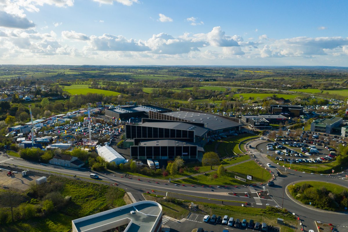 Agglomération du Bocage Bressuirais (@agglo2b) on Twitter photo Le #BocageBressuirais attire toujours + d'hab !
Avec 74 140 hab, la population augmente encore selon les chiffres officiels de 2022, dévoilés par l’Insee. Cette hausse confirme l’attractivité de l'Agglomération qui attire de nouveaux habitants, signe d’un territoire dynamique. Le #BocageBressuirais attire toujours + d'hab !
Avec 74 140 hab, la population augmente encore selon les chiffres officiels de 2022, dévoilés par l’Insee. Cette hausse confirme l’attractivité de l'Agglomération qui attire de nouveaux habitants, signe d’un territoire dynamique.