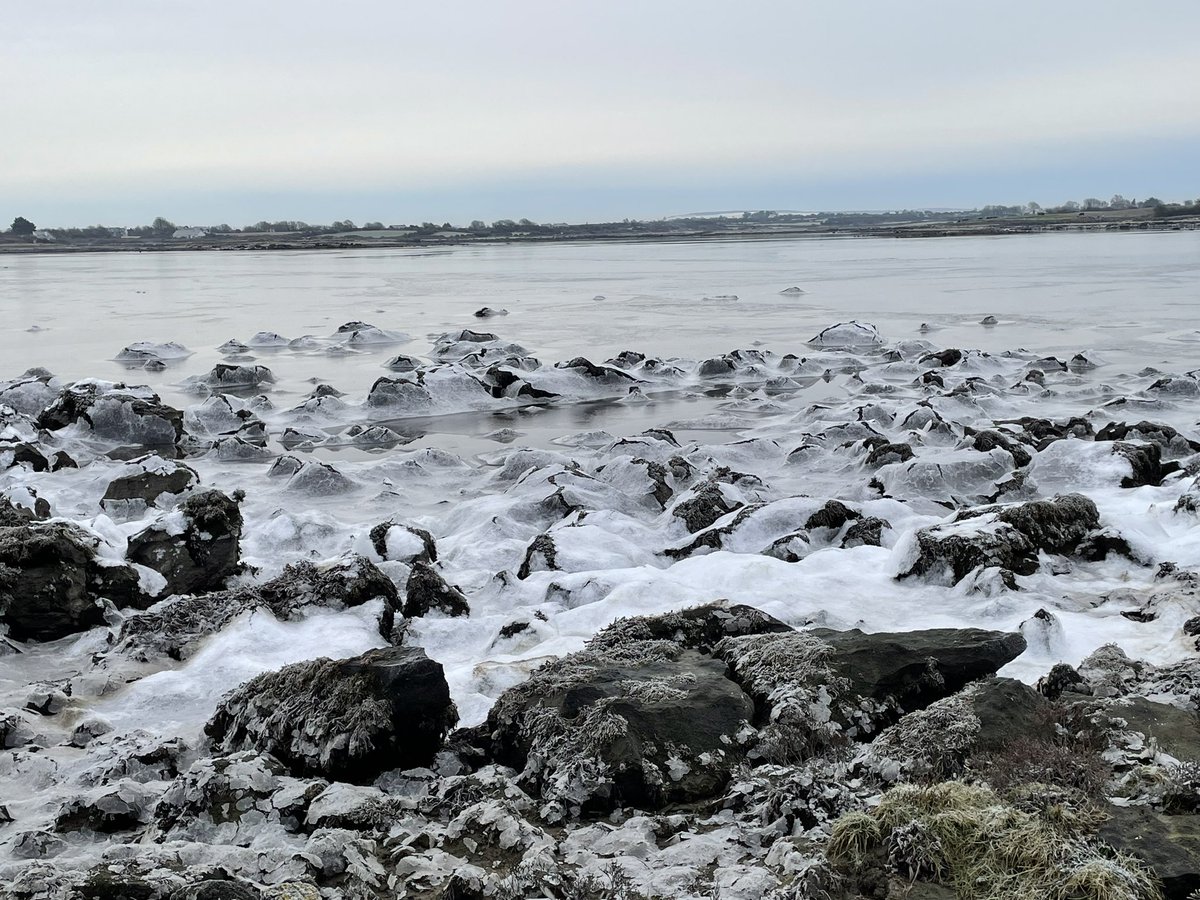 Where there was a blue sea
Eeverything is frozen 🎶❄️

Never saw the sea freeze before! Beautiful. 
#kinvara