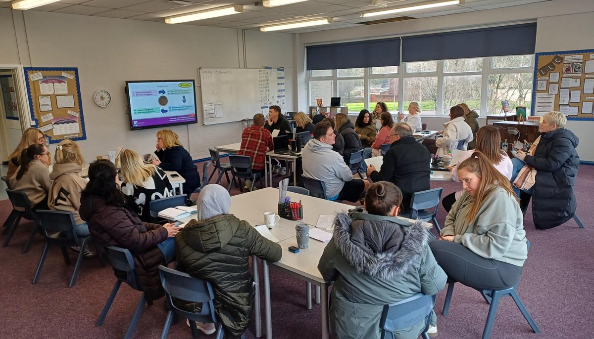 Blwyddyn Newydd Dda!
Dechrau hyfryd i’r flwyddyn i’n tîm ILlCh Cymraeg cyfrwng Saesneg, yn gweithio gydag ymarferwyr yn <a href="/Llan_Prim_Sch/">Llanedeyrn Primary</a> ar ddatblygu cynllunio ac addysgeg effeithiol ar gyfer llafaredd Cymraeg. 🏴󠁧󠁢󠁷󠁬󠁳󠁿
@CSCJES
@CSC_Cymraeg