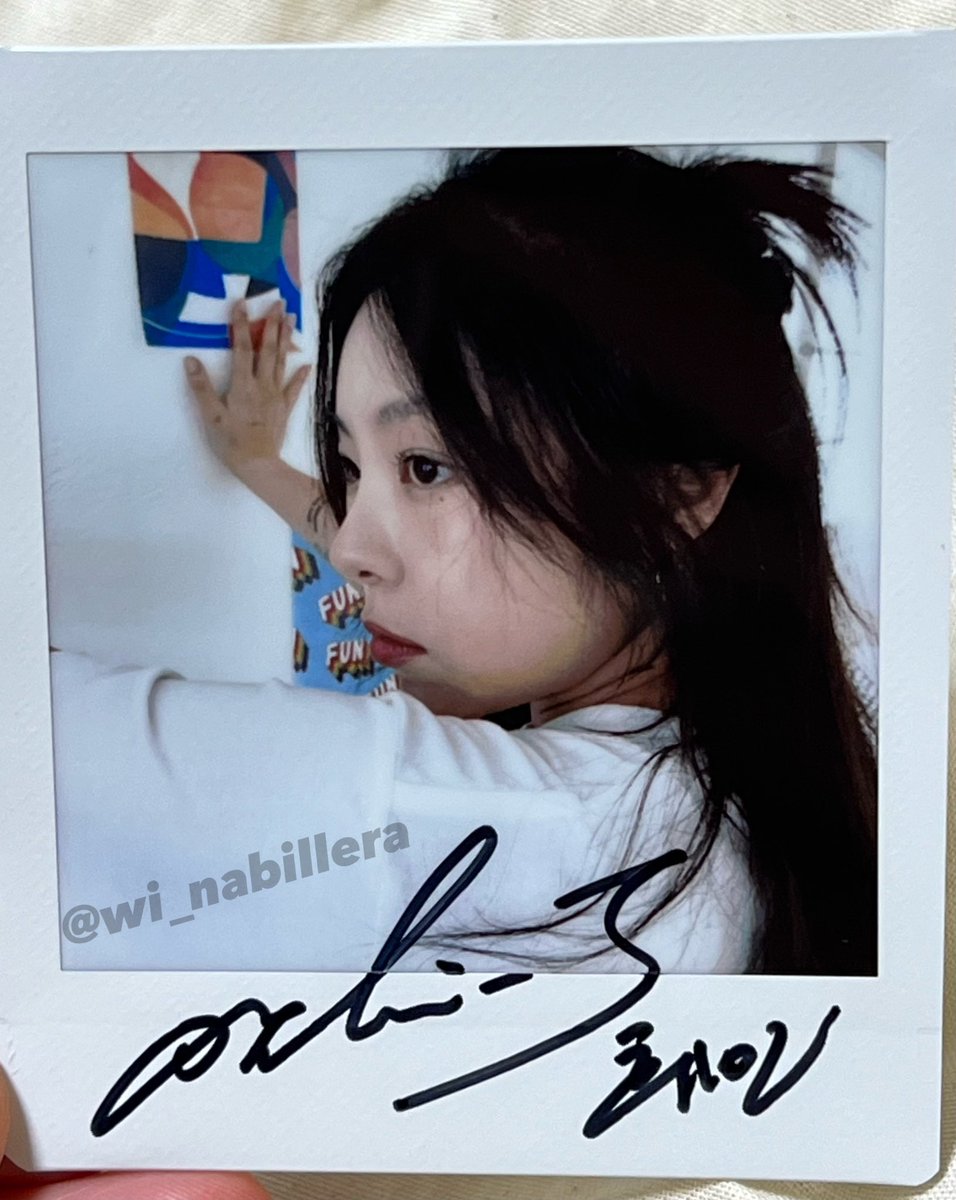 벽에 팔 뻗고 옆모습만 스윽 보여줘도 초미녀라는 디엠이 와