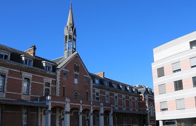 Pays Basque #Bayonne #hôpital #travauxDépose du clocher du site Saint-Léon du <a href="/CHCoteBasque/">CH Côte Basque</a> à Bayonne #REPORT
En raison des conditions météorologiques l'opération initialement prévue entre le 6 et  12 janvier est reportée
