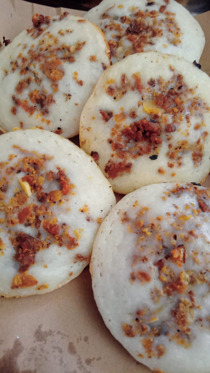 ALFONZ769's tweet image. Ssssssst.... di jogya aja ada serabi oncom bandung.... hayu lah yg rindu kudapan yg 1 ini merapat...
Buka dr jam 5 pagi s.d sehabis nya ..
Alamat nya... jln ngadisuryan no 12 alun² kidul, patehan kraton...
Gaskeun lah...
Mau milih serabi nya atau bakul nya...🤣🤣🤣
#pengikut