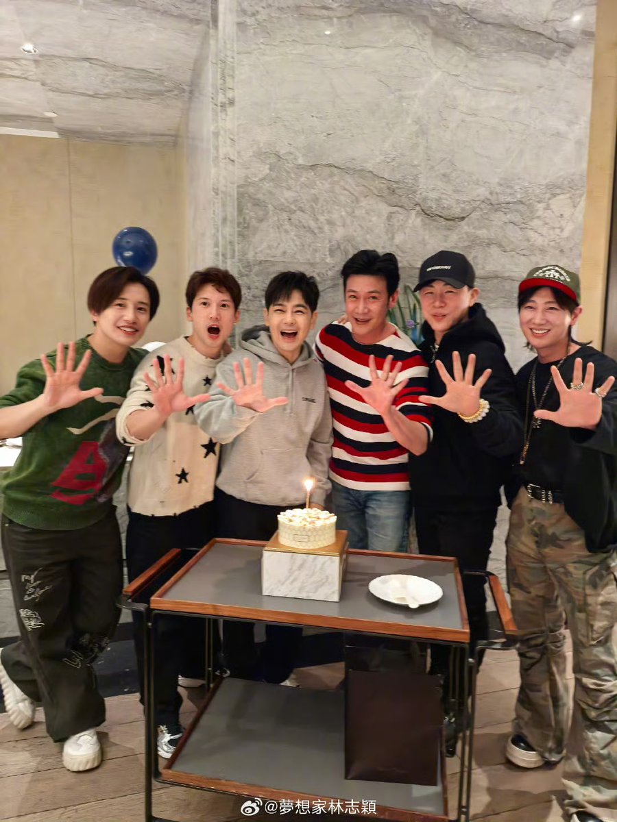 realTangBoYuan_'s tweet photo. 【20250108|林志颖】
วันเกิดใครเอ่ย?
#LinZhiying #LuYi #TangYuzhe #HuYanbin #GuanZhibin #WeiXun #BoYuan
#ลู่อี้ สุขสันต์วันเกิด🎉🎉🎉
🔗https://t.co/TvT0DJqn4n
#伯远 #BoYuan https://t.co/KZvqQ28pnP