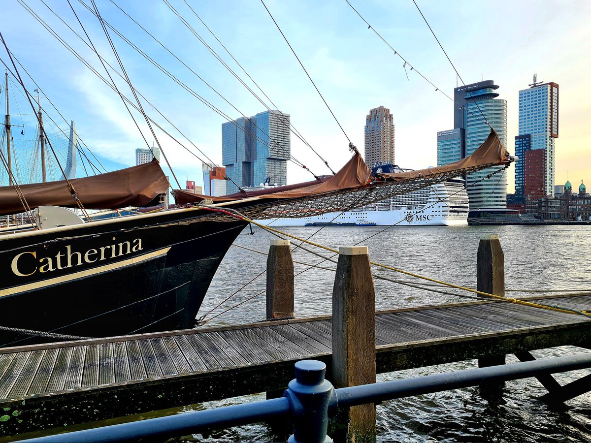 marian070249's tweet image. Vanaf de #Veerhaven 
#Catherina en #Preziosa aan de overkant