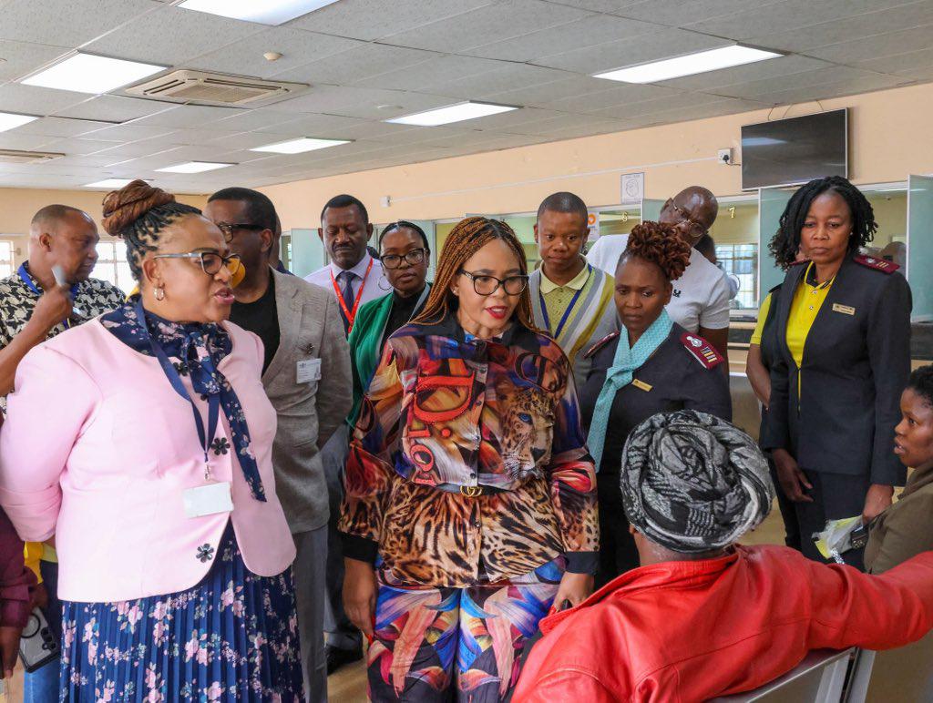 MEC for Health and Wellness, Nomantu Nkomo-Ralehoko visited Helen Joseph Hospital this morning for an oversight tour. She visited the Accident and Emergency to observe how patients are benefiting from the newly renovated facilities.