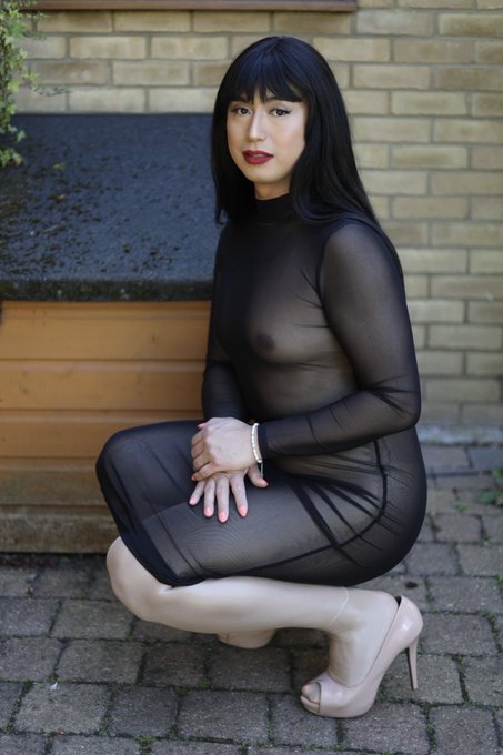 Watch Alina Wang's leaked NSFW photo on TwXstars