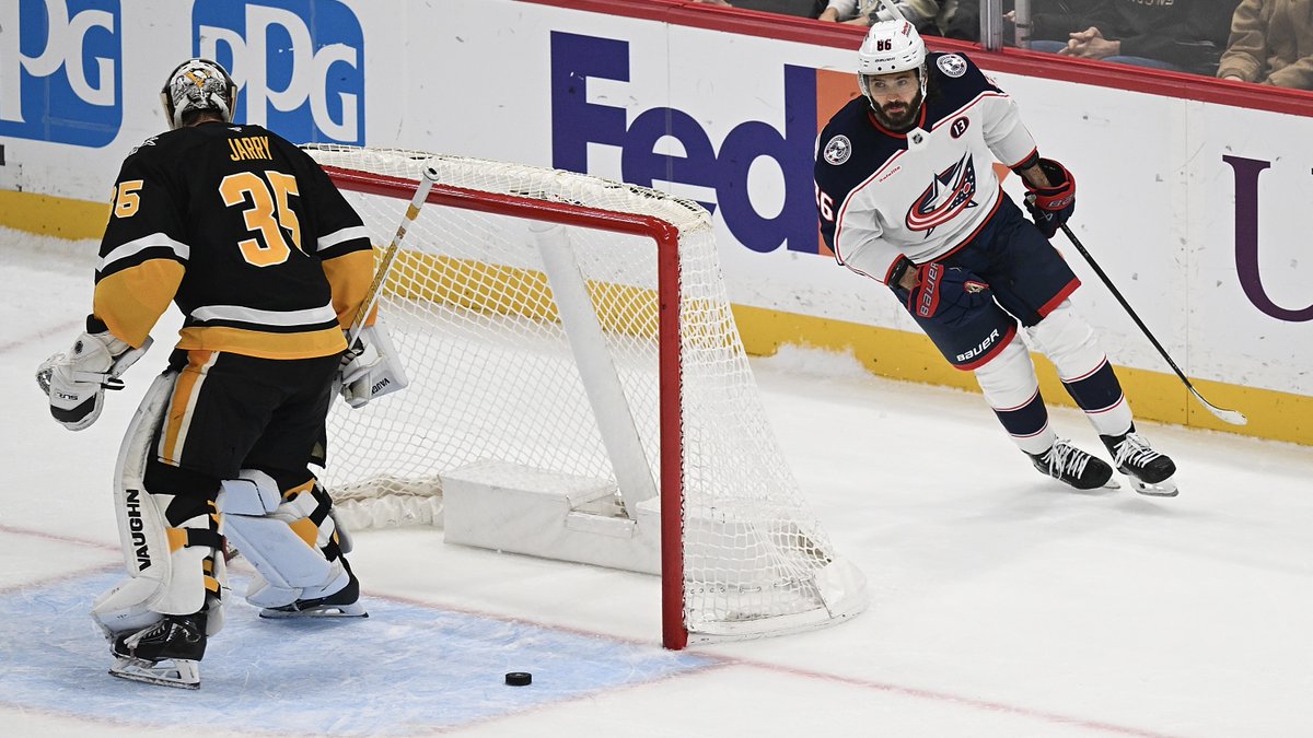 Dejan_Kovacevic's tweet photo. My @NShoreTavern GRIND from PPG Paints Arena: What's more important to these #Penguins, salvaging Tristan Jarry's contract or making the Stanley Cup playoffs?

🏒 READ for FREE: https://t.co/So8rPD4VhT

#DKPS #CBJvsPIT #NHL #LetsGoPens #CBJ
