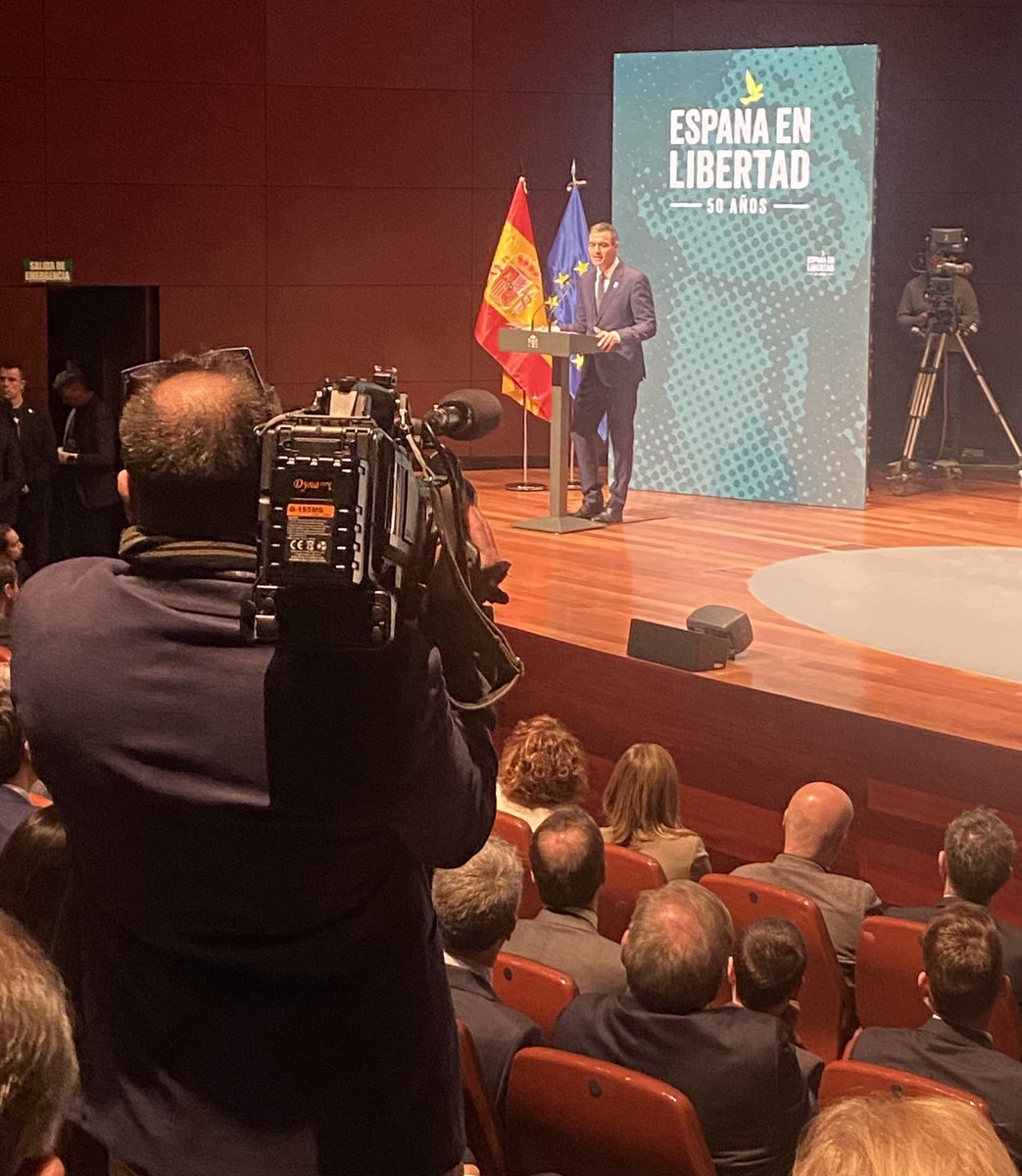 jesusmarana's tweet image. “Todos los países de nuestro entorno han celebrado el mismo hito que nosotros planteamos: el inicio del fin del autoritarismo. (…) Nadie viniendo de tan atrás ha llegado tan lejos. No lo olvidemos”. ⁦@sanchezcastejon⁩ presenta los actos de #EspañaEnLibertad