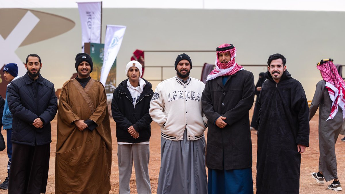 🍯 | مهرجان العسل

توافد واسع من الزوار لجناح أمانة منطقة حائل المشارك في مهرجان العسل في نسخته الرابعة، والذي يأتي لتعزيز جودة إنتاج العسل وفق الاشتراطات الصحية والتعريف بجهود المختبر المركزي بالأمانة.

📸 | #حائل_الأجمل 
#أمانة_منطقة_حائل