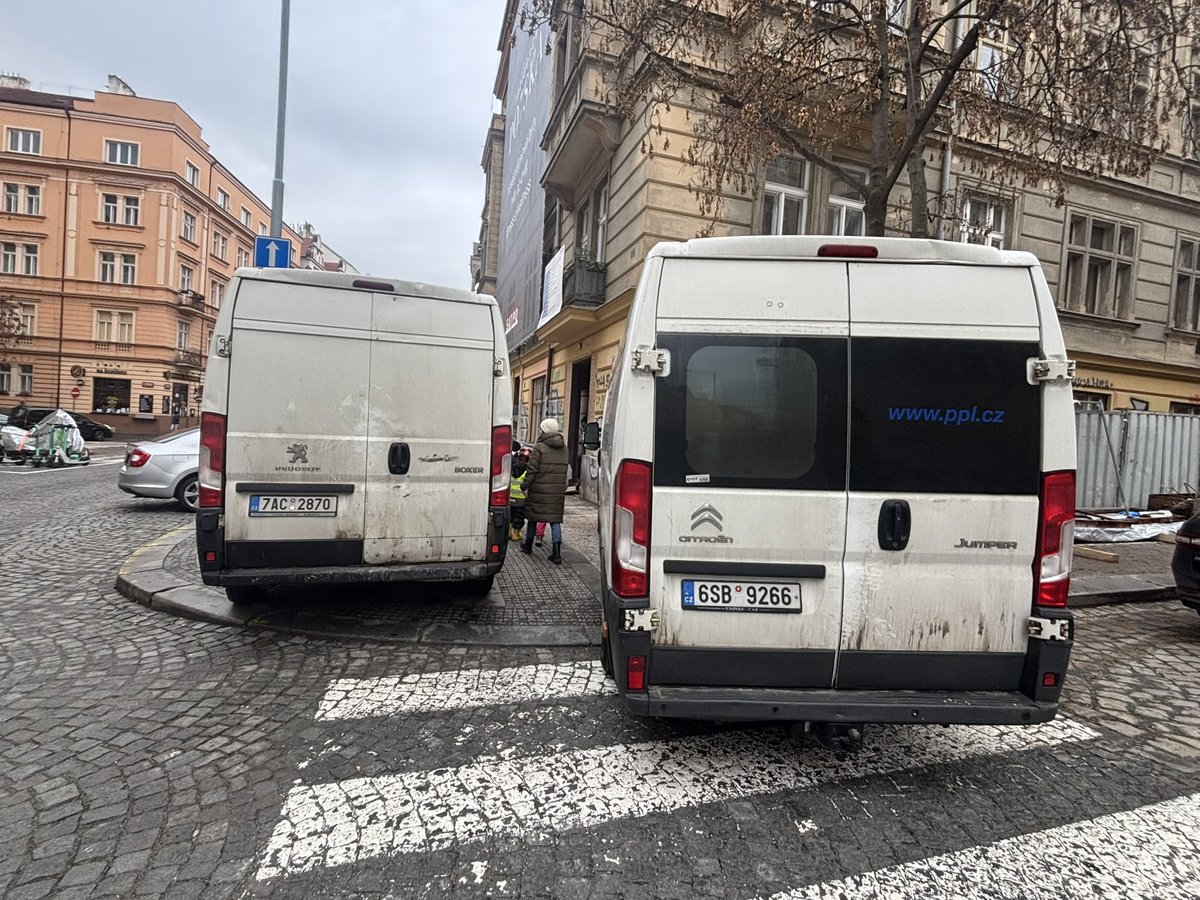 <a href="/VStransky/">Vaclav Stransky</a> <a href="/Svoboda_Slavek/">Bohuslav Svoboda, primátor hl. m. Prahy</a> <a href="/MP_Praha/">Městská policie Praha</a> <a href="/PrahaEU/">Hlavní město Praha</a> <a href="/ZdenekHrib/">Zdeněk Hřib</a> <a href="/parkovanivpraze/">Parkování v Praze</a> Díky, že se naše školky můžou po městě pohybovat bez obav o život