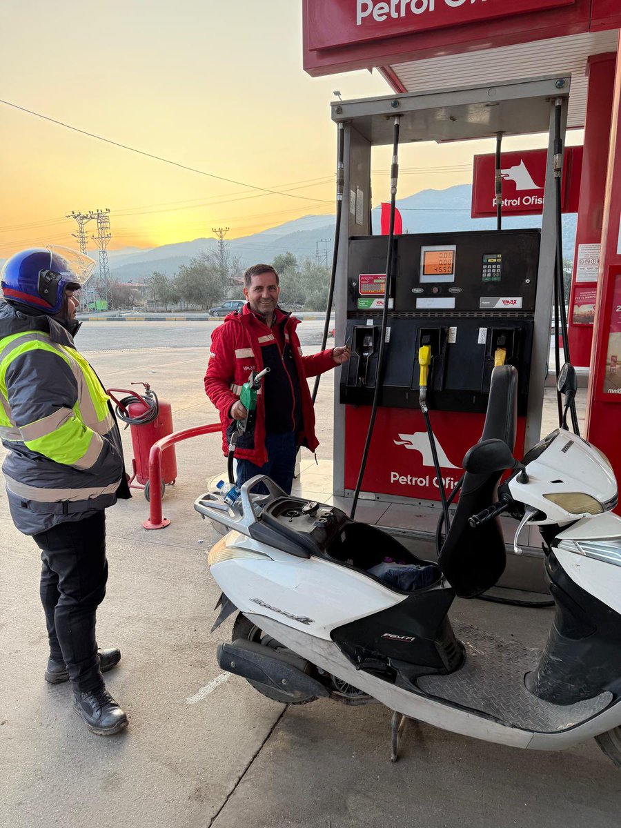 Türkmen Akaryakıttan Örnek Davranış 

gaziantephaberajansi.com/2025/01/07/tur…

<a href="/furkanturkmenn1/">Furkan Türkmen</a>