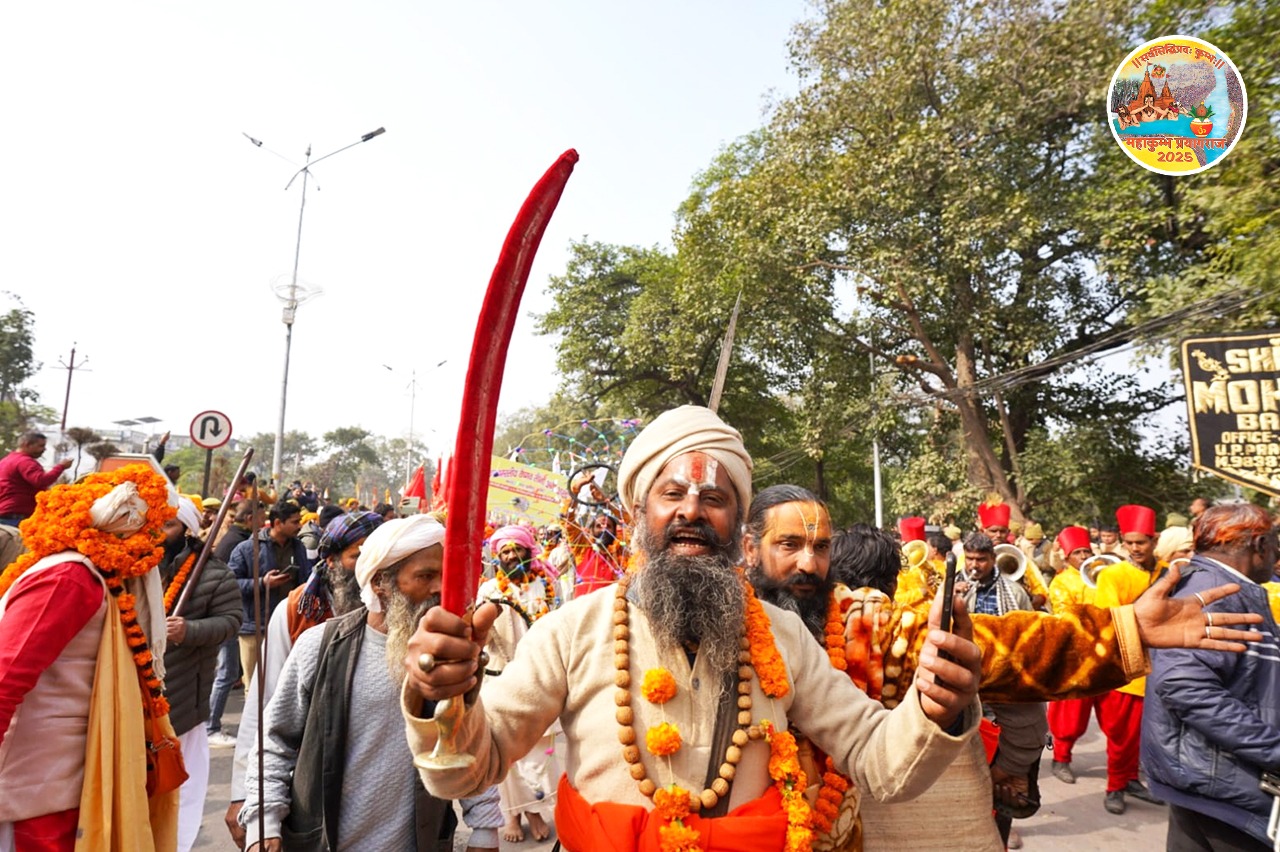 तीनों वैष्णव अखाड़ों की छावनी प्रवेश यात्रा में सनातन धर्म की अखंड महिमा और वैभव का उद्घाटन हुआ (Image Source: Mahakumbh)