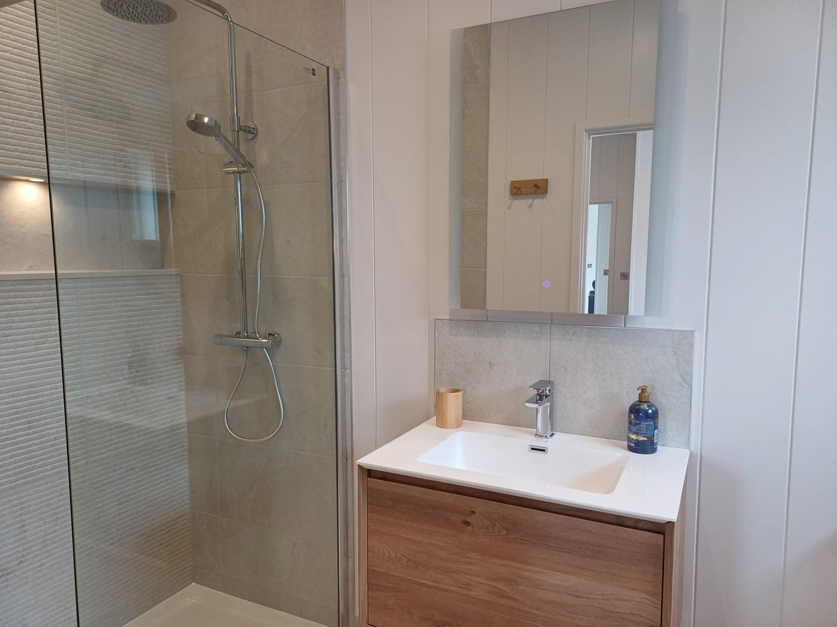 Book Now: Online bookings for our luxury lodges are now being taken. Check our website for available dates &amp; prices. falls-park.co.uk/holiday-homes/
#ingleton #yorkshiredales #yorkshire #summerholiday #summerbreak #lodgeholiday #yorkshirethreepeaks #ukholidays #lodges