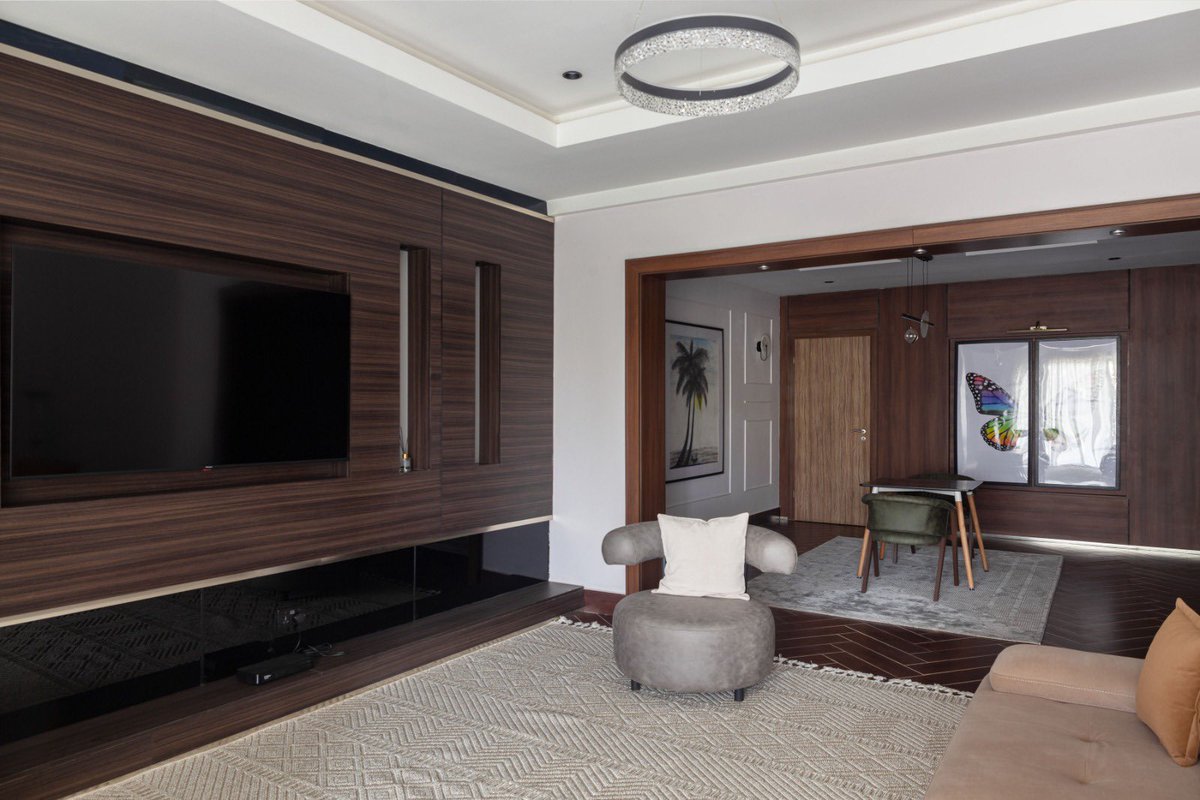 Shortlethubng's tweet image. A one bedroom Penthouse Apartment available available at Maitama, Abuja.

Price: 280/night 
Caution deposit: N100,000

The Apartment is on the 3rd floor, and there is no lift.

Apt Code:UBH

#luxuryapartmenthomes #shortletsinabuja #airbnbexperience #airbnbabuja