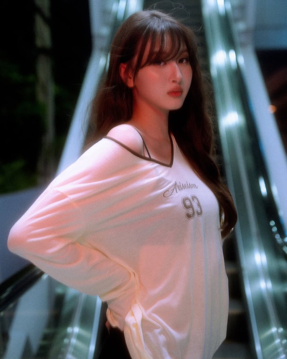 bonasvibe's tweet image. this view                 with                this june 

                      #viewjune #วิวจูน