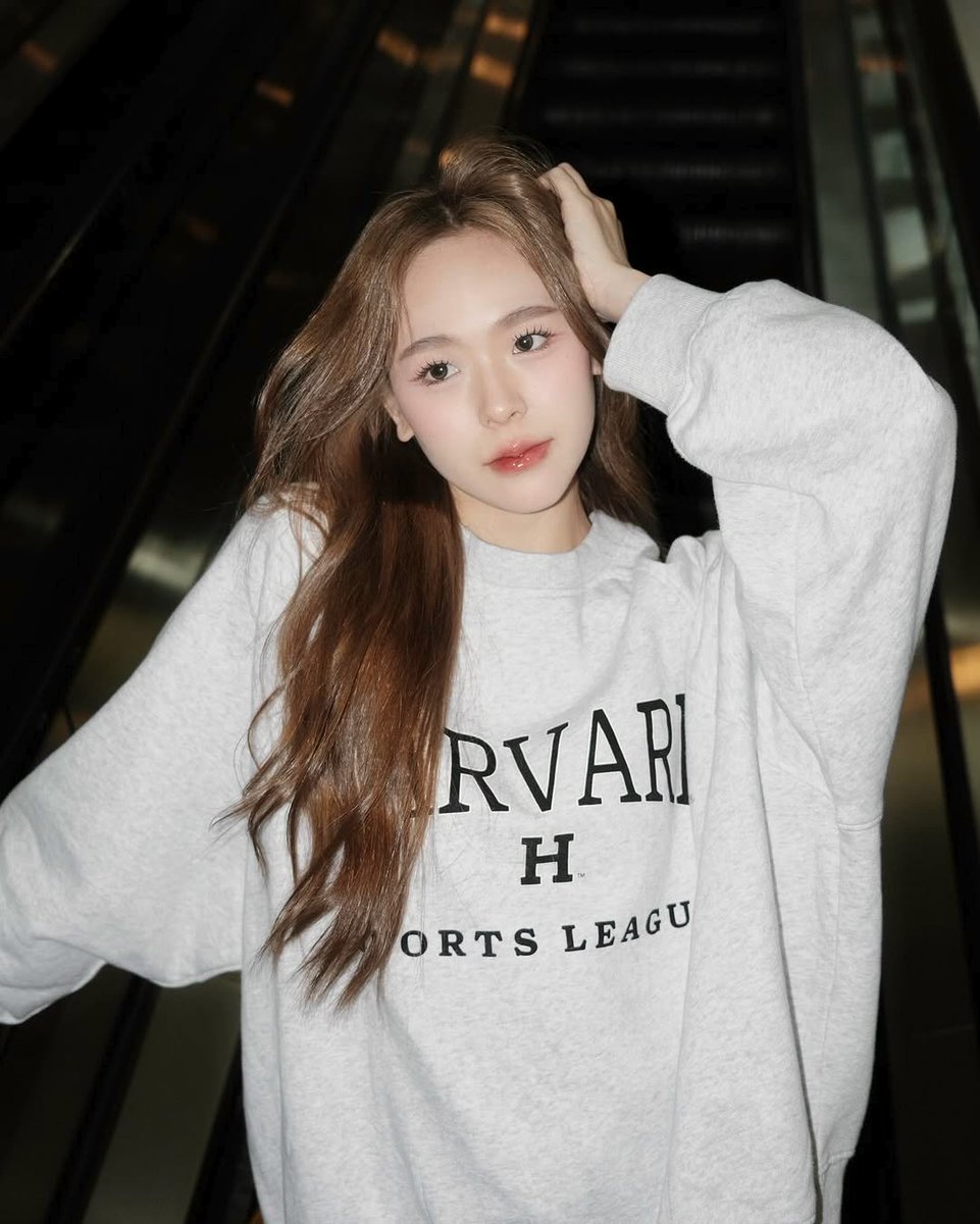 bonasvibe's tweet image. this view                 with                this june 

                      #viewjune #วิวจูน