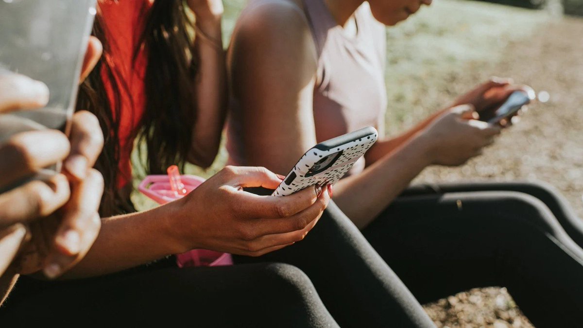 Faculty of Education and Health Sciences (@ehsfacultyatul) on Twitter photo "Social media has resulted in a shift in focus from health to aesthetics."
UL's Dr Catherine Norton on <a href="/RTEBrainstorm/">RTÉ Brainstorm</a> explains why taking health advice from social media influencers over qualified dietitians could potentially be dangerous for your health
rte.ie/brainstorm/202… "Social media has resulted in a shift in focus from health to aesthetics."
UL's Dr Catherine Norton on <a href="/RTEBrainstorm/">RTÉ Brainstorm</a> explains why taking health advice from social media influencers over qualified dietitians could potentially be dangerous for your health
rte.ie/brainstorm/202…