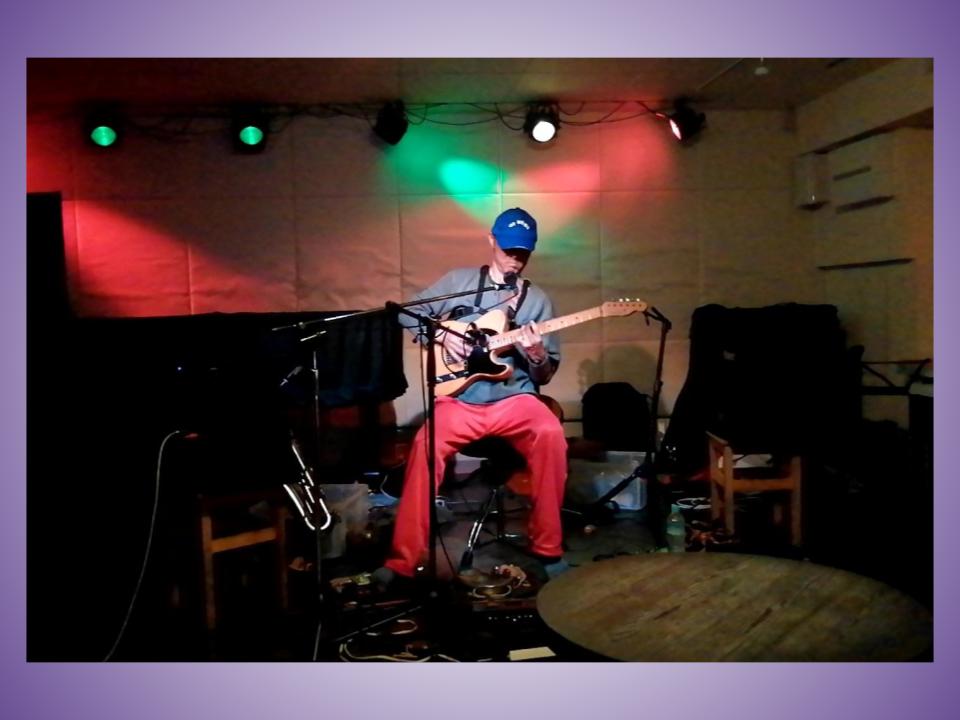 pluseleven_ageo's tweet photo. 【ご予約受付中】
1/26(日)
泉邦宏ソロ
泉邦宏 sax,vo,g,etc
開場17:30
開演18:00
ミュージックチャージ￥2,800（飲食代別）

ご予約はコチラからお願いいたします。
プラス・イレヴン1月予約フォーム→https://t.co/UwBqCqUebC https://t.co/Tqm9Km55sG