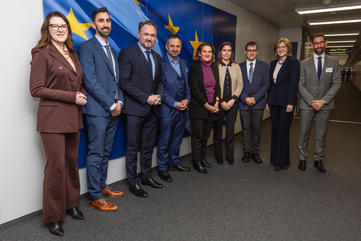 Dan Jørgensen (@danjoergensen) on Twitter photo With <a href="/Teresaribera/">Teresa Ribera</a>, good discussions on hydrogen’s potential with <a href="/renewableH2EU/">Renewable Hydrogen Coalition</a> <a href="/HydrogenCouncil/">Hydrogen Council</a>
<a href="/H2Europe/">Hydrogen Europe</a> & @The_IPHE
#H2 can help🇪🇺advance the 🌱clean transition & decarbonise our economy With <a href="/Teresaribera/">Teresa Ribera</a>, good discussions on hydrogen’s potential with <a href="/renewableH2EU/">Renewable Hydrogen Coalition</a> <a href="/HydrogenCouncil/">Hydrogen Council</a>
<a href="/H2Europe/">Hydrogen Europe</a> & @The_IPHE
#H2 can help🇪🇺advance the 🌱clean transition & decarbonise our economy