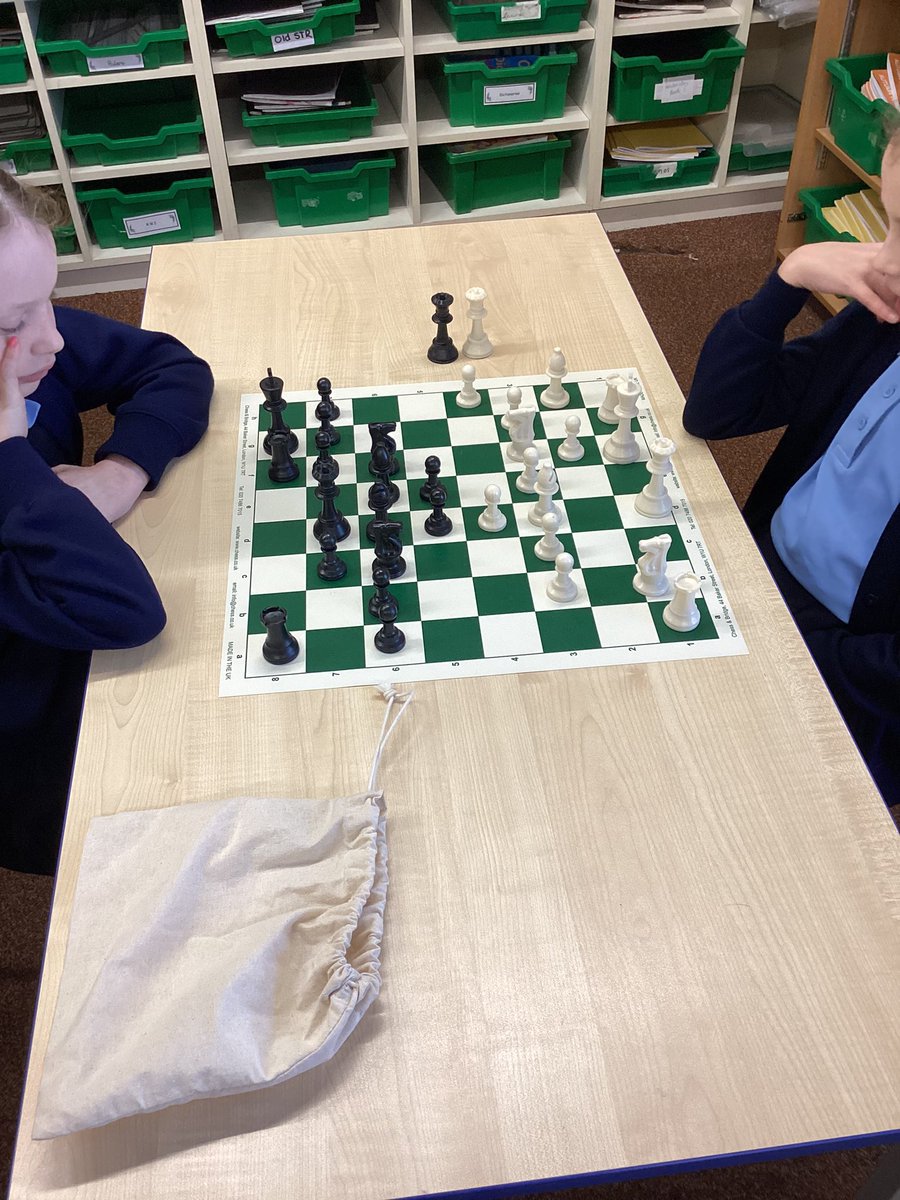 ♟️ This week, Year 3 recapped what they have previously learned in chess. They then practised the best moves to use at the start of a game. ♟️
