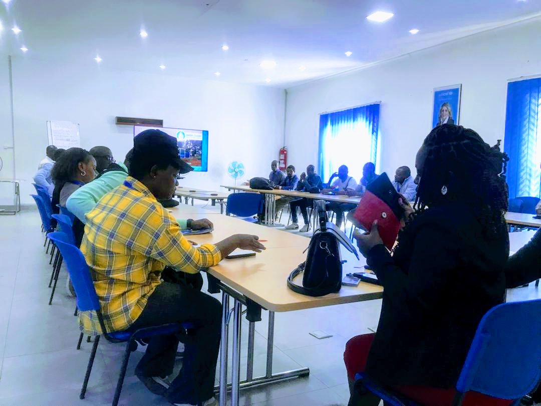 A Goma le 07 janvier 2025 s'est tenue la reunion avec plusieurs acteurs humanitaires organisée par le cluster WASH et Bon Dieu dans la Rue @_BDRint_RDC   y a présenté un projet innovant sur la gestion et la valorisation des déchets biodegradables en charbon et pavés écologique.