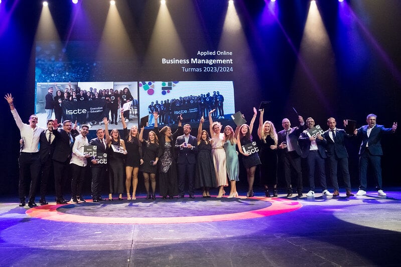 Os participantes da 2ª e da 3ª edição da pós-graduação online em Business Management estão de parabéns! 👏
Ana Gomes da Conceição e Suzana Roda foram contempladas com o prémio de melhor participante, sendo o de melhor docente de ambas as edições Tiago Carrazedo. 🥳🤩