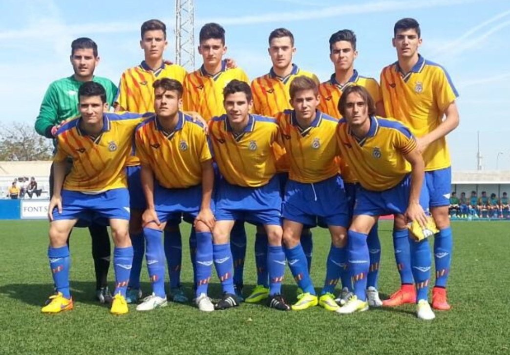 Córner Che🦇 (@corner_che) on Twitter photo 🗣️ ÁLEX GIL, jugador del Ourense en <a href="/RMValencia/">Radio Marca Valencia</a>:
«Pepelu y yo somos muy amigos. Iba a venir a vernos jugar a Ourense pero le convocaron con la selección»
«Yo creo que se harán fuertes en casa y el Valencia no bajará» 🗣️ ÁLEX GIL, jugador del Ourense en <a href="/RMValencia/">Radio Marca Valencia</a>:
«Pepelu y yo somos muy amigos. Iba a venir a vernos jugar a Ourense pero le convocaron con la selección»
«Yo creo que se harán fuertes en casa y el Valencia no bajará»