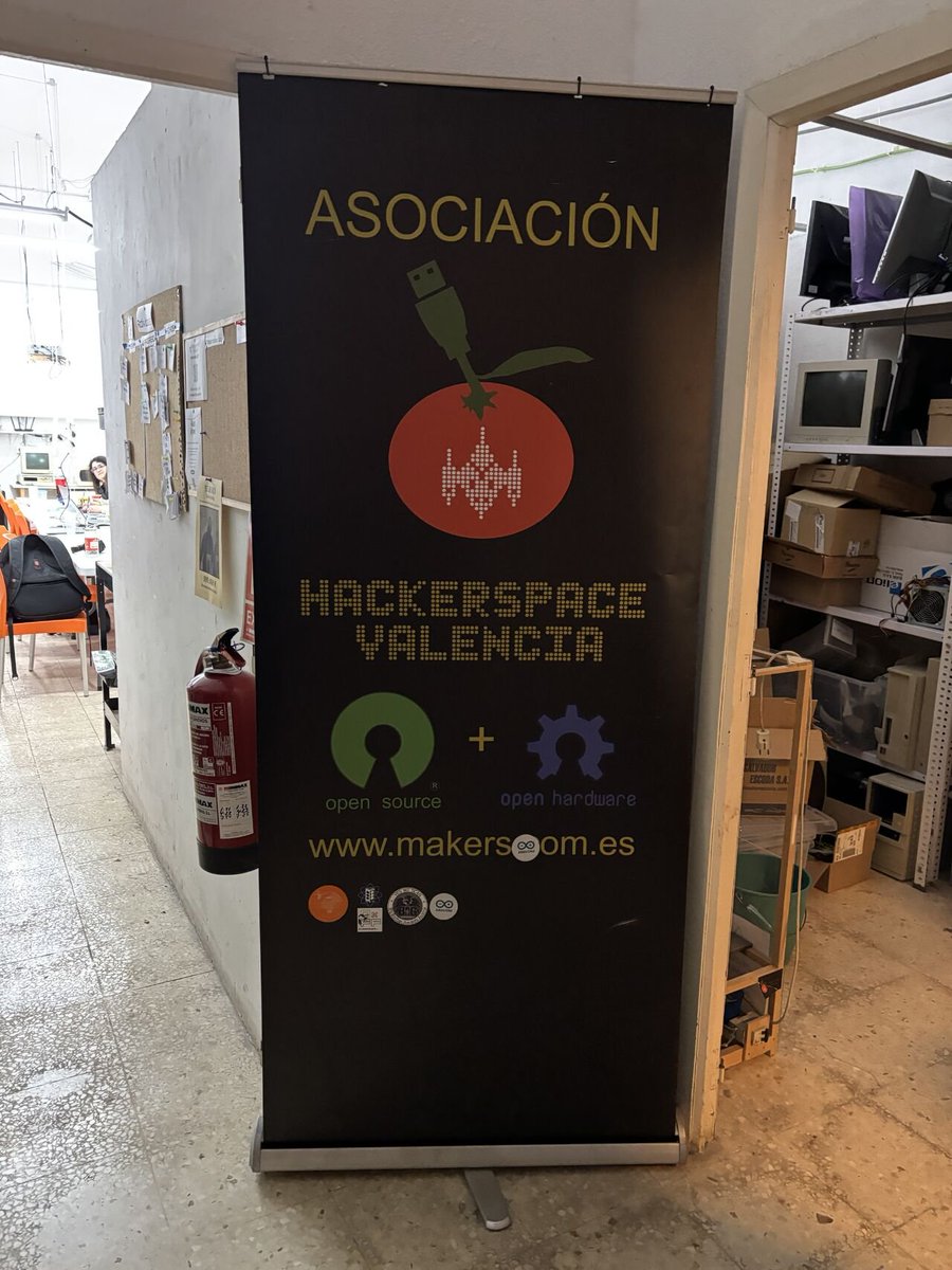 While traveling, WHY not visit a local hackerspace?!
Upcoming episode of the WHYcast, will give you a nice interview about the hackerspace in Valencia ❤️

And FIRE BLAZING robots of course!! All of this and more this Friday, WHYday at 13:37!