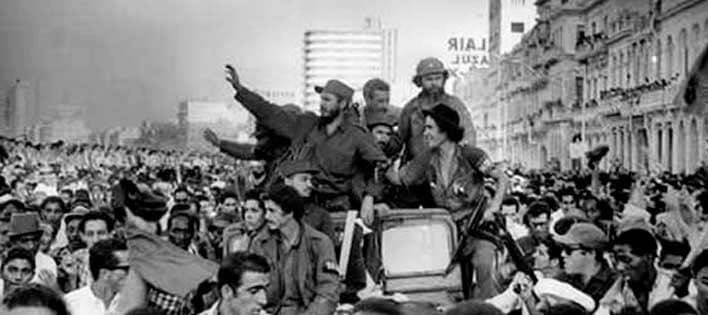 Pasaron 66 años y sigue emocionando la entrada de #Fidel a #LaHabana con la Caravana de la Libertad el 8 de enero de 1959. Bienvenidos a la capital los que reeditan el suceso hoy. 

#FidelPorSiempre 🇨🇺