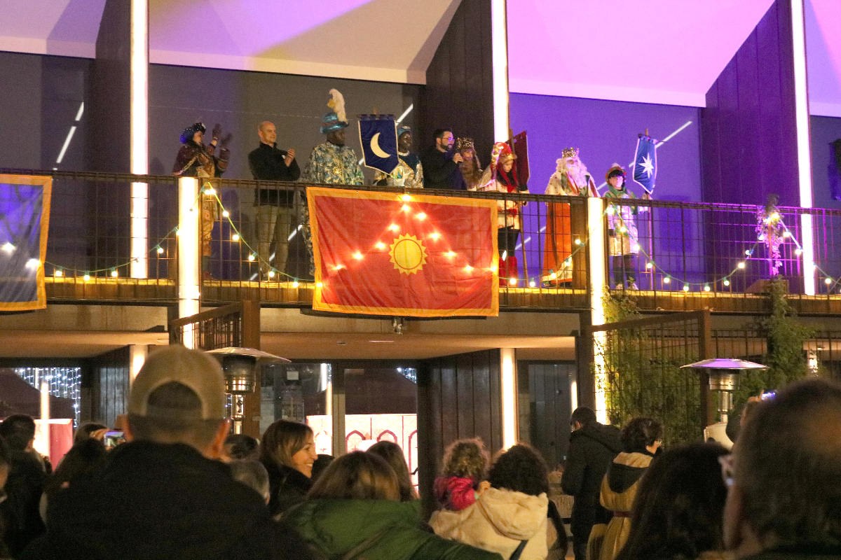 📸 Imatges de la  multitudinària 🌟 Cavalcada de Reis i el Campament Reial de #Martorelles

👉 L'àlbum de fotos sencer 👇
flickr.com/photos/1960200…

#Reis2025 #Cavalcada2025 #NadalMartorelles