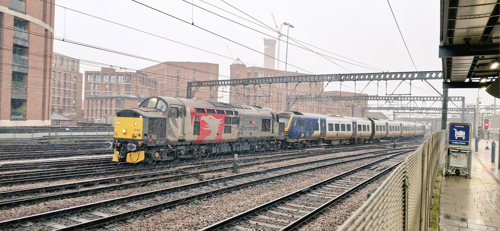 Something a bit different...

ROG 37510 'Orion' dragging a Northern 331 unit through the hail/snow at Leeds yesterday afternoon. 🚜 ❄️ 🥶