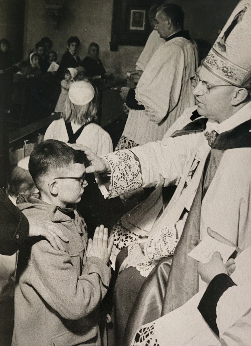 Je was een grootmeester in het relativeren.
Je was professor van het gezond verstand.
Cum laude afgestudeerd aan de universiteit van het leven.

Vandaag 77 jaar geleden geboren.
8 januari 1948-12 juni 2018.
Missen is het woord niet.

#RIPWillyNeyrinck
#MijnVaderMijnHeldMijnAlles