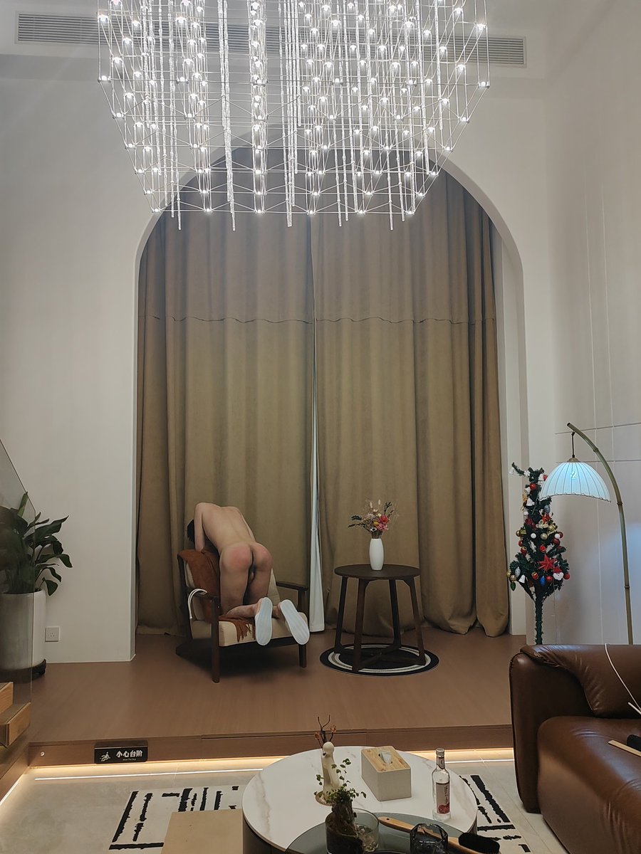 还没来得及把他吊起来就该说再见了…说再见的时候突然很感性…他也能懂我的不容易，还想着安慰我！ 想安慰我那就大声叫爸爸吧。hhh