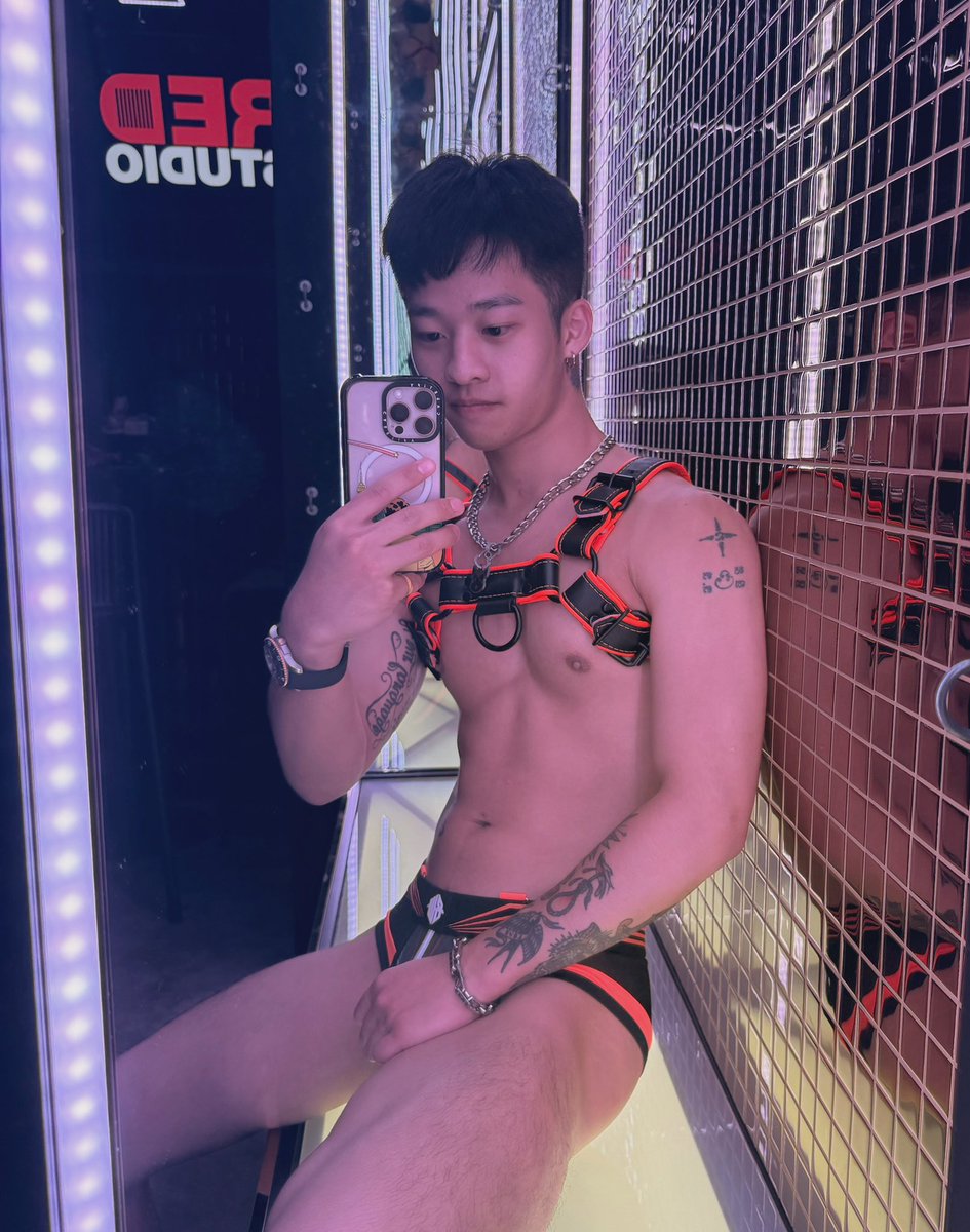 Ian🔥伊恩 (@ian_0726) on Twitter photo 可狼可奶 可S可M的運動男孩
你們喜歡嗎😎
我會面帶微笑的欣賞
沈浸在痛與爽之間無法自拔的你
你只需要跪在我的面前
俯首接受我的調教😈
🏠:<a href="/redstudiobkk/">RED Studio</a>
#還有許多秘密值得探索 可狼可奶 可S可M的運動男孩
你們喜歡嗎😎
我會面帶微笑的欣賞
沈浸在痛與爽之間無法自拔的你
你只需要跪在我的面前
俯首接受我的調教😈
🏠:<a href="/redstudiobkk/">RED Studio</a>
#還有許多秘密值得探索
