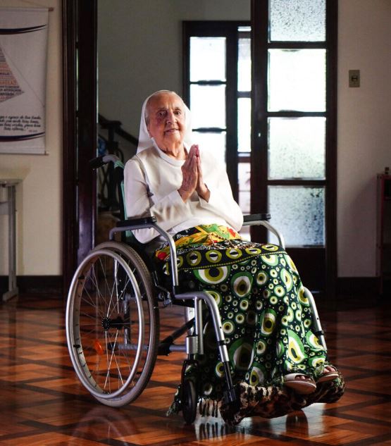 The oldest human being in the world is Inah Canabarro Lucas, a 116-year-old soccer-loving nun from the Brazilian state of Rio Grande do Sul who was born on May 27, 1908. ⚽️🇧🇷🙏❤️