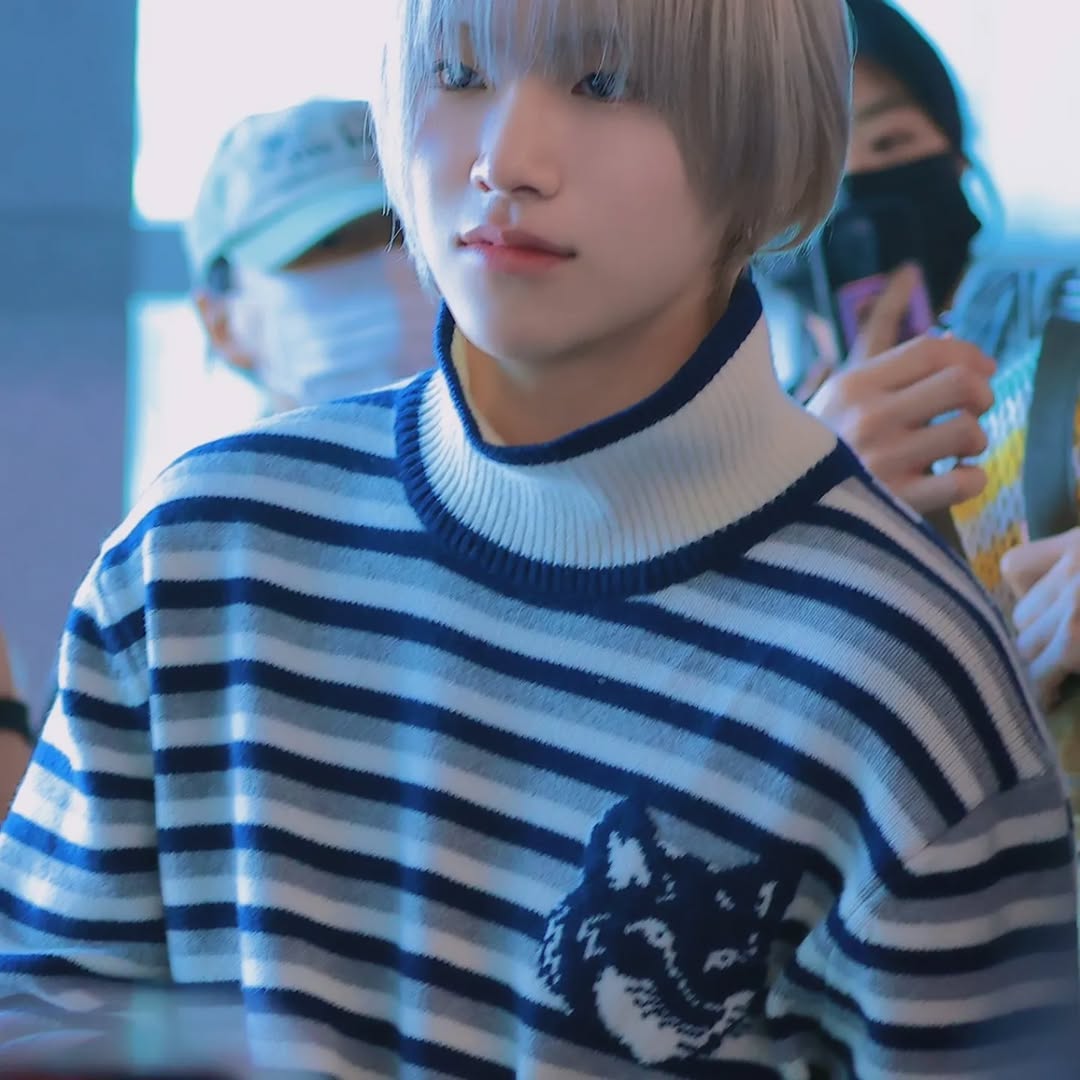 Kitsuné (@kitsune) on Twitter photo Yuma from <a href="/andTEAMofficial/">&TEAM OFFICIAL</a> wearing our Fox Head Intarsia Jumper. #Maisonitsune #andTEAM_FUMA Yuma from <a href="/andTEAMofficial/">&TEAM OFFICIAL</a> wearing our Fox Head Intarsia Jumper. #Maisonitsune #andTEAM_FUMA