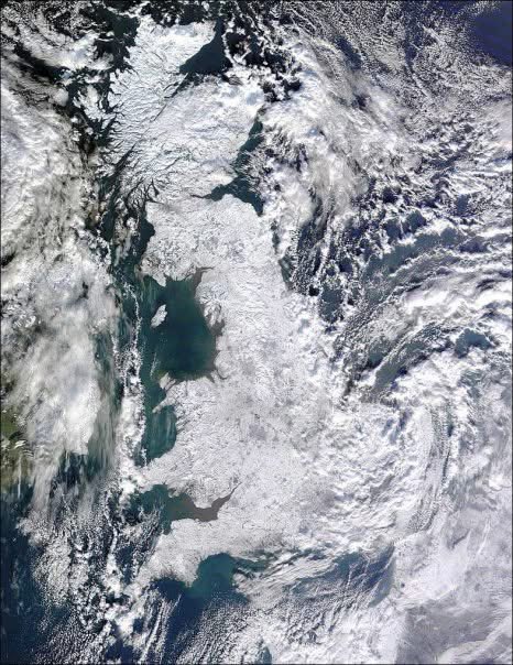 15 years ago today the whole of the UK was blanketed by snow ❄️ #uksnow