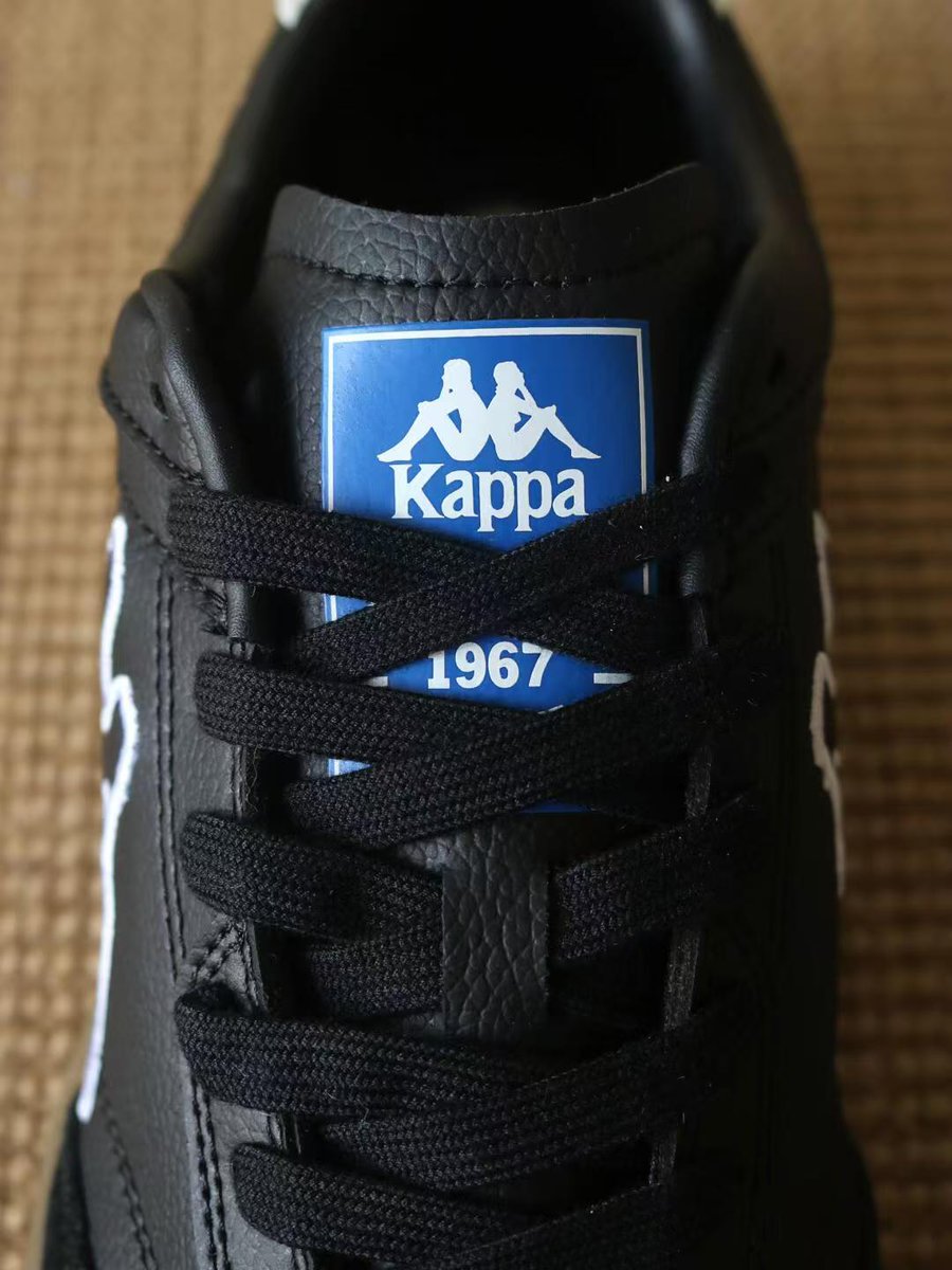 KromkaB34604's tweet image. Switch it up with the Kappa Tifo trainers. Black-and-white simplicity meets retro gum sole charm. A shoe that pairs with everything and stands out from the crowd. 🔥👕👖 #KappaStyle #RetroVibes #Kappa